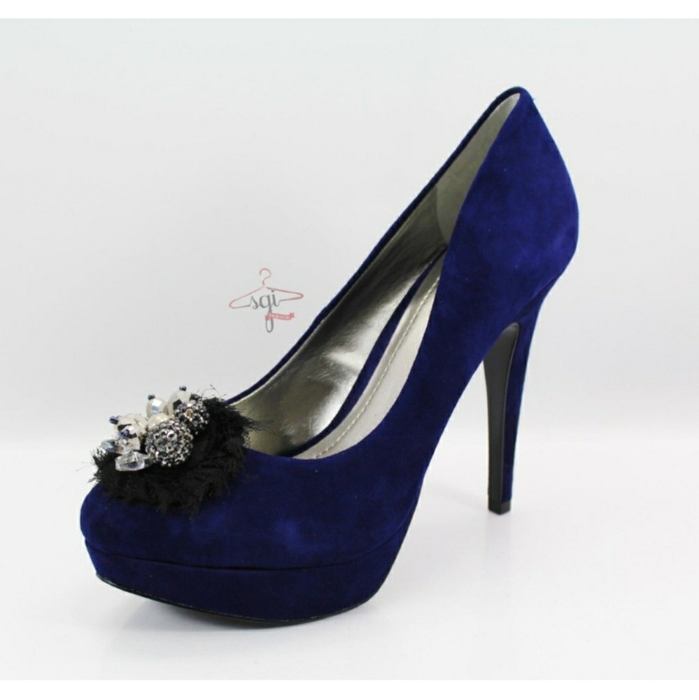BCBG "Scottie" Platform Heels - Picture 1 of 7